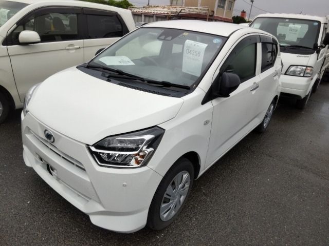 4356 Daihatsu Mira e s LA350S 2018 г. (LUM Kobe Nyusatsu)